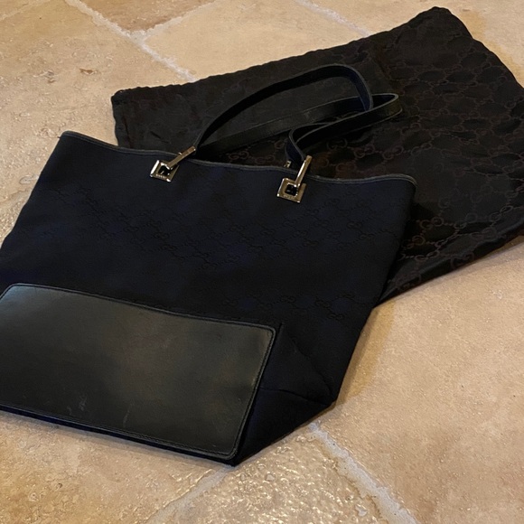 Gucci Elegant Black Tote Bag - Picture 1 of 4